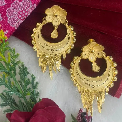 Graceful Earrings & Studs* Base Metal: Bentex Plating: 1Gram Gold Sizing: Non-Adjustable Stone Type: No Stone Type: Long Net Quantity (N): 1 Dispatch: 2- 2 Days