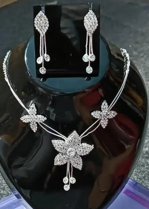 TN-STAR NECKLESS SILVER SET